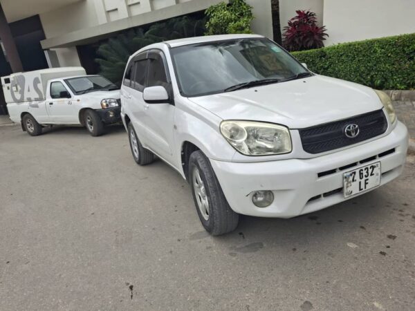 Toyota RAV4 - Image 8