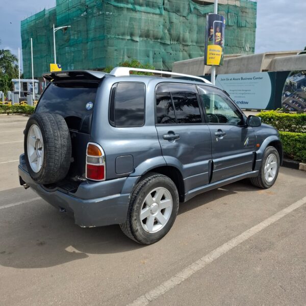 Suzuki Escudo
